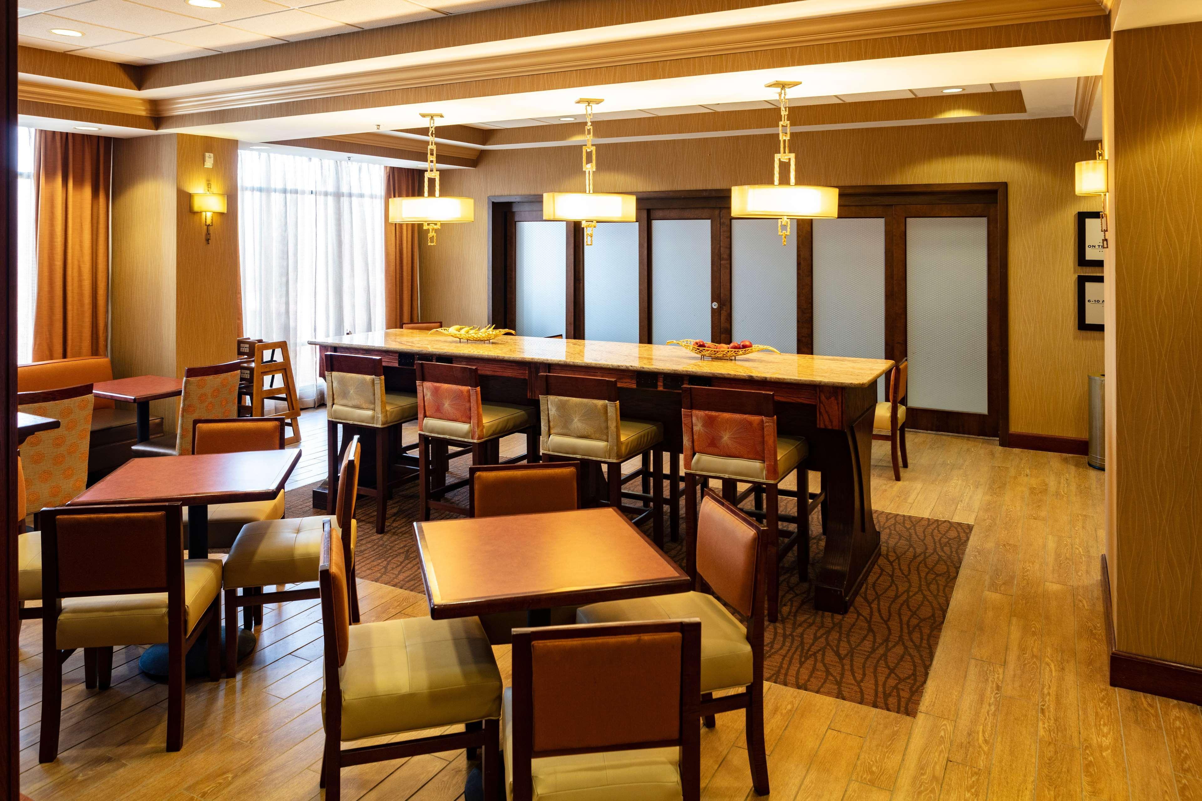 Hampton Inn Easton Esterno foto