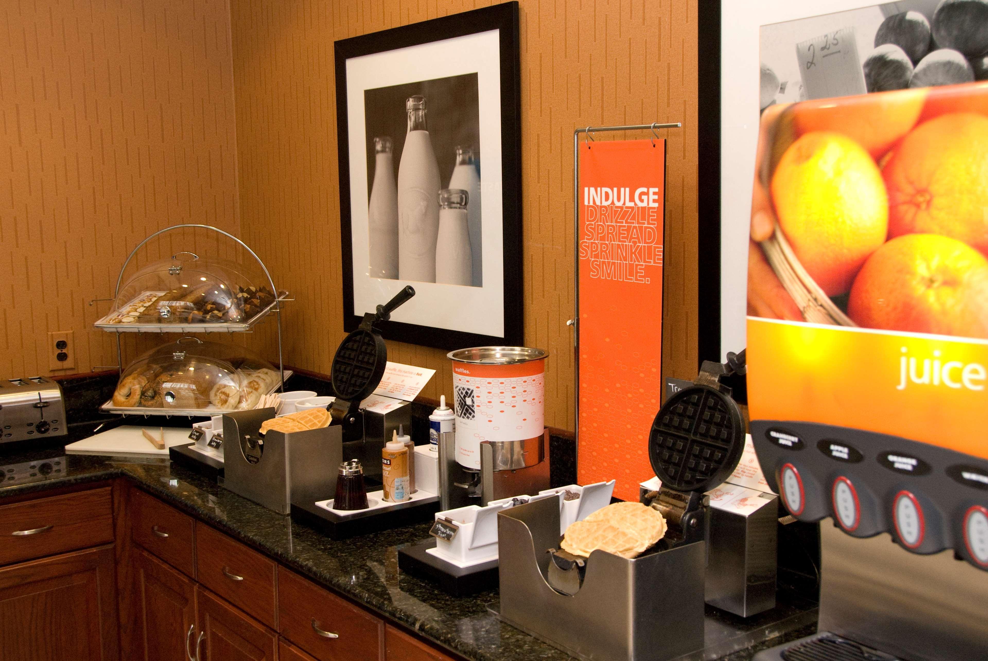 Hampton Inn Easton Esterno foto