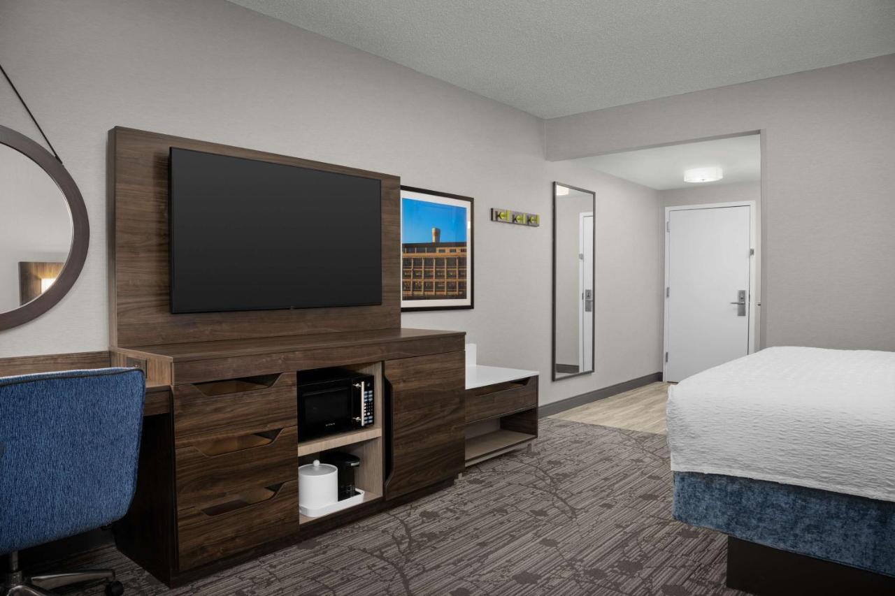 Hampton Inn Easton Esterno foto