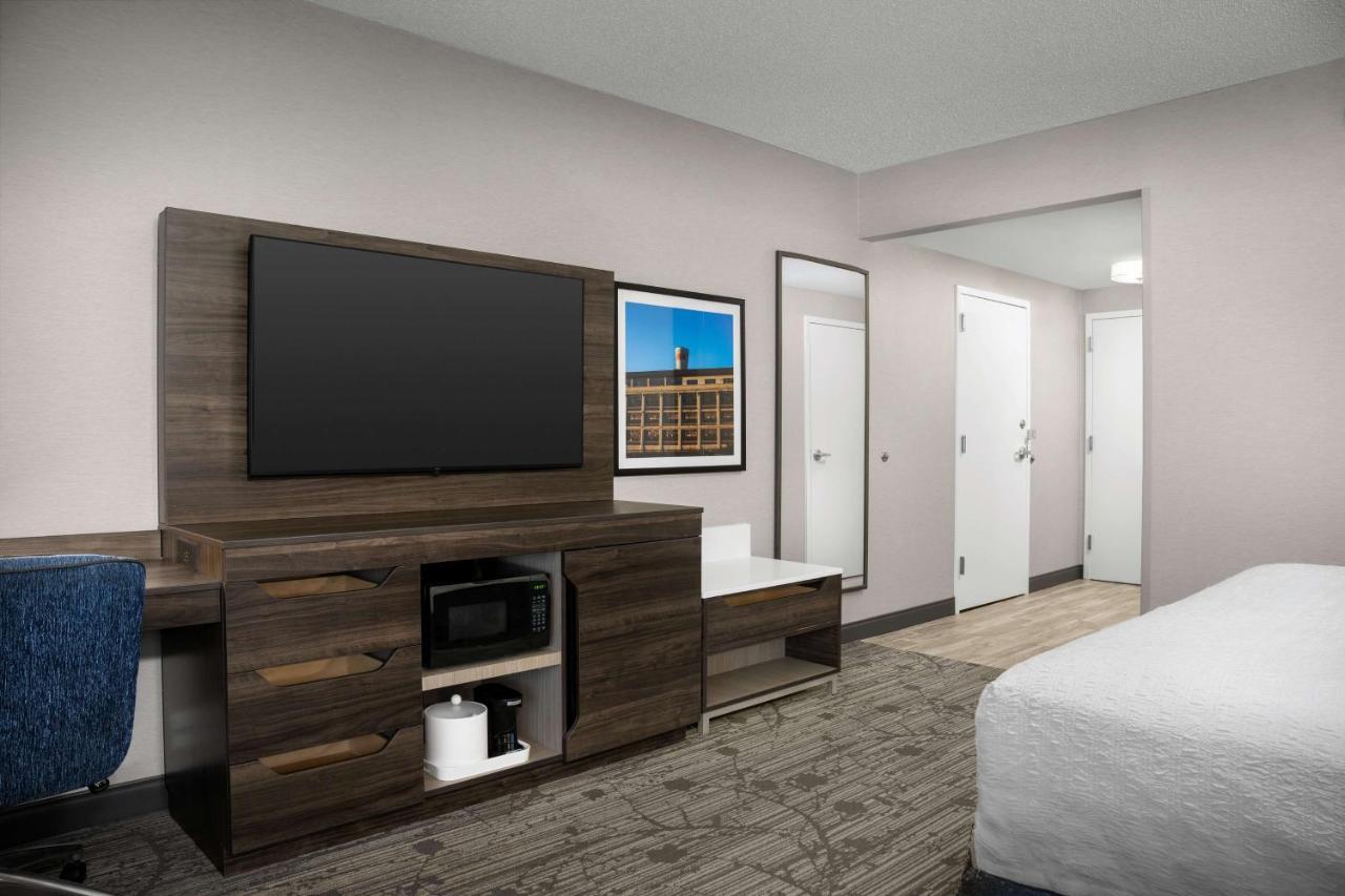 Hampton Inn Easton Esterno foto