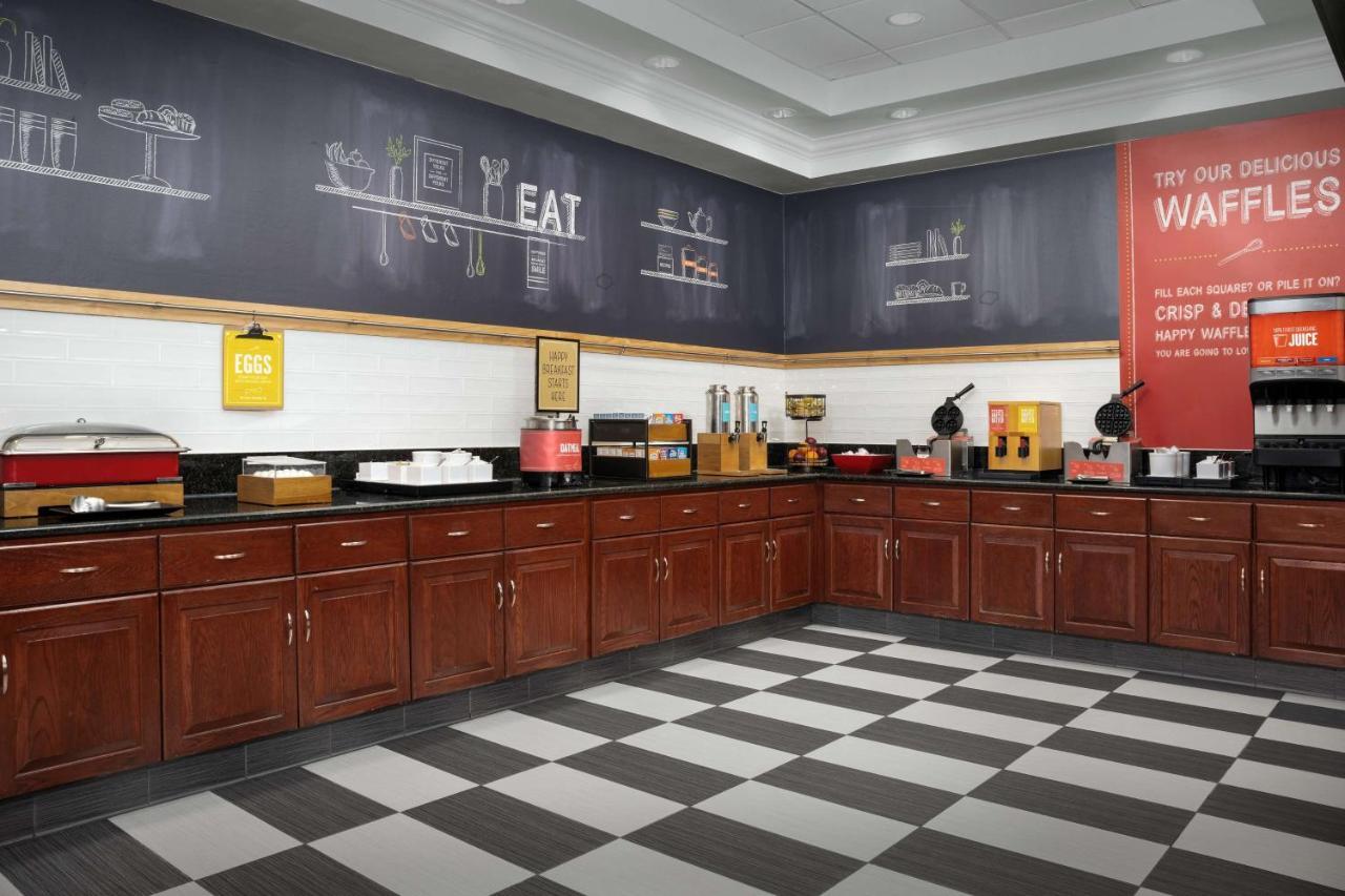 Hampton Inn Easton Esterno foto