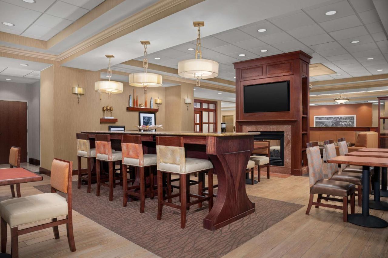 Hampton Inn Easton Esterno foto